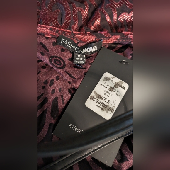 Fashion Nova. (NWT)Velvety and Sexy - Picture 3 of 3